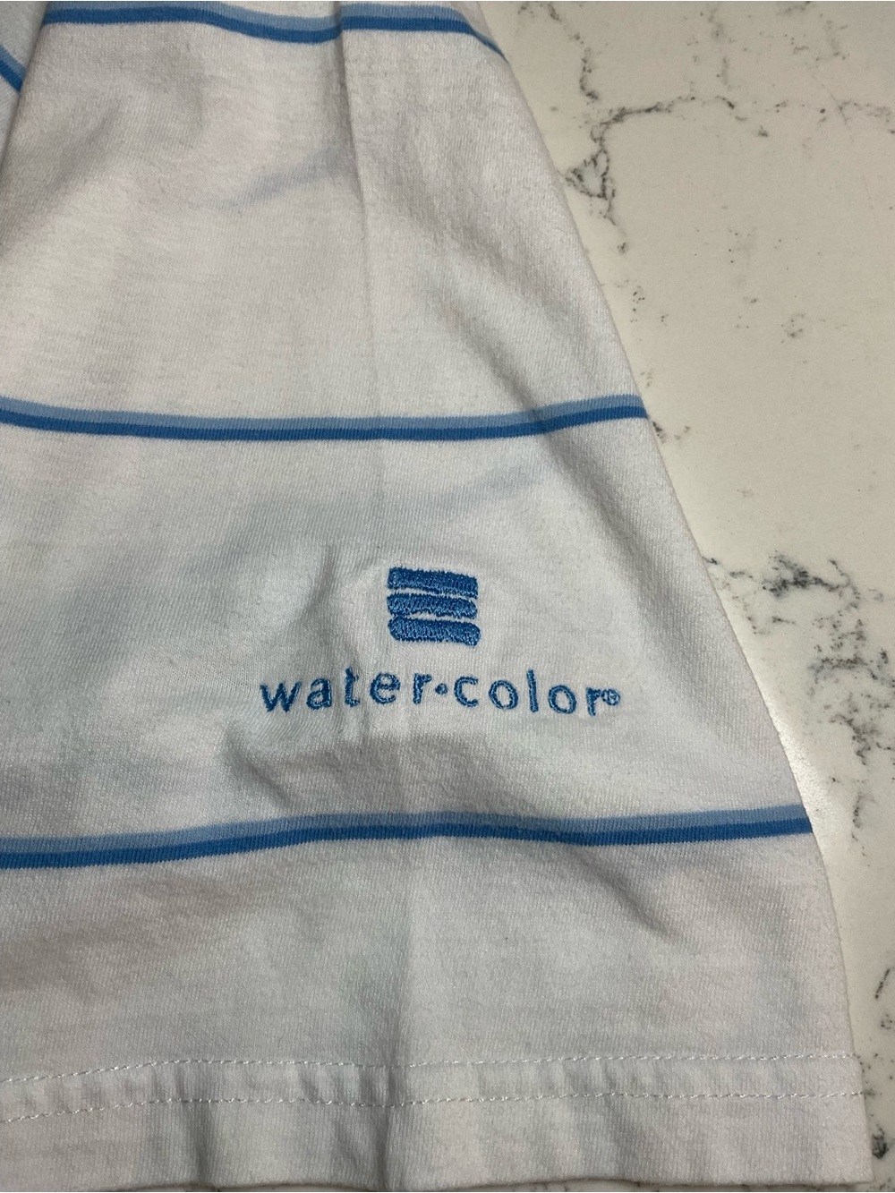 johnnie-O Men’s Hanging Out Polo size medium, Watercolor 30a sleeve - Picture 4 of 9